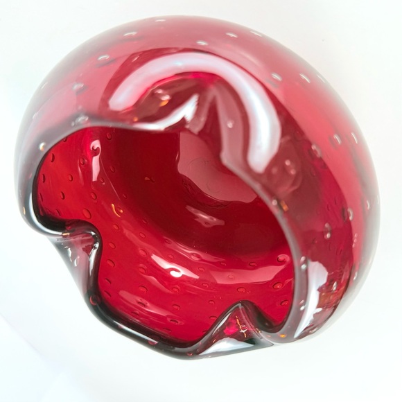 Vintage MCM Ruby Red Ashtray Glass Ashtray Controlled Bubble Freeform Hand Blown - Picture 4 of 12